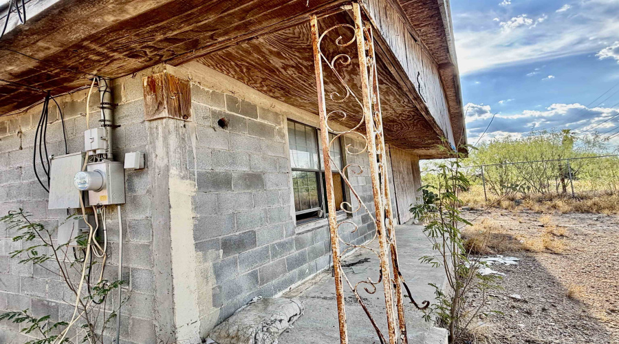 530 Morales, EL Cenizo, Texas 78046, 2 Bedrooms Bedrooms, 4 Rooms Rooms,1 BathroomBathrooms,Residential,For Sale,530 Morales,20253995