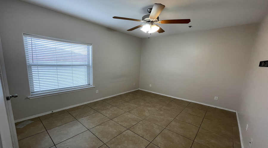 5402 Marcella Ave, LAREDO, Texas 78041, 1 Bedroom Bedrooms, 3 Rooms Rooms,1 BathroomBathrooms,Residential,For Rent,5402 Marcella Ave,20253997