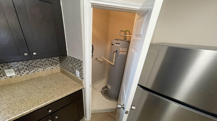 5402 Marcella Ave, LAREDO, Texas 78041, 1 Bedroom Bedrooms, 3 Rooms Rooms,1 BathroomBathrooms,Residential,For Rent,5402 Marcella Ave,20253997