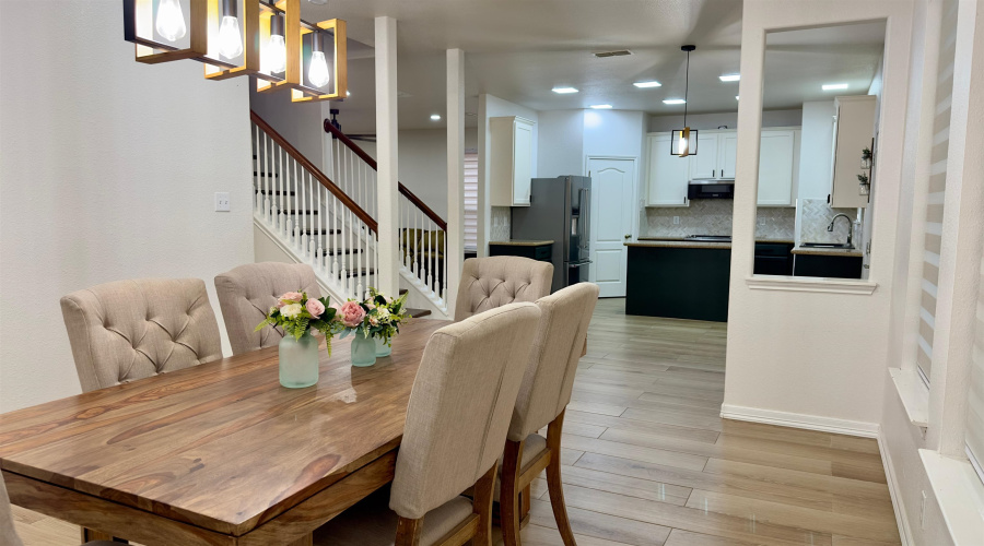 109 Parula Place Ct, Laredo, Texas 78045, 4 Bedrooms Bedrooms, 8 Rooms Rooms,2 BathroomsBathrooms,Residential,For Sale,109 Parula Place Ct,20254000