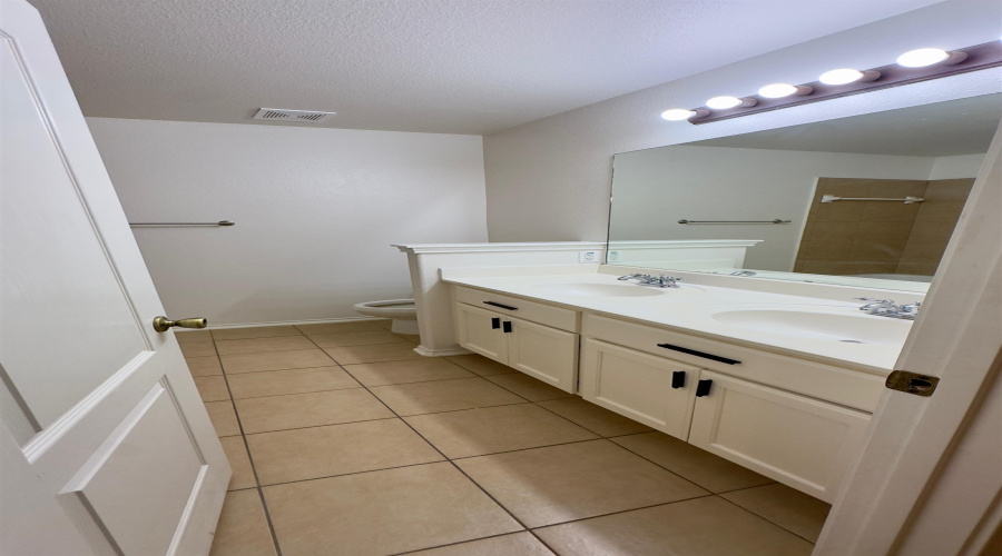 109 Parula Place Ct, Laredo, Texas 78045, 4 Bedrooms Bedrooms, 8 Rooms Rooms,2 BathroomsBathrooms,Residential,For Sale,109 Parula Place Ct,20254000