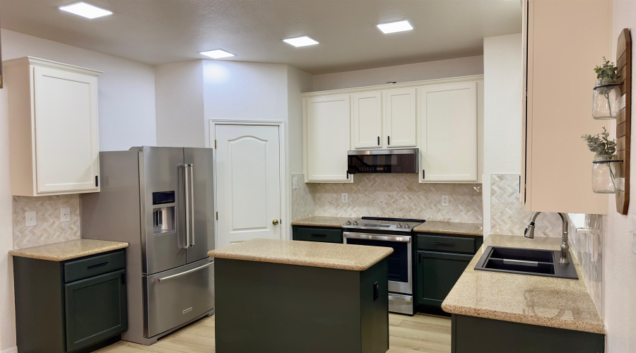 109 Parula Place Ct, Laredo, Texas 78045, 4 Bedrooms Bedrooms, 8 Rooms Rooms,2 BathroomsBathrooms,Residential,For Sale,109 Parula Place Ct,20254000