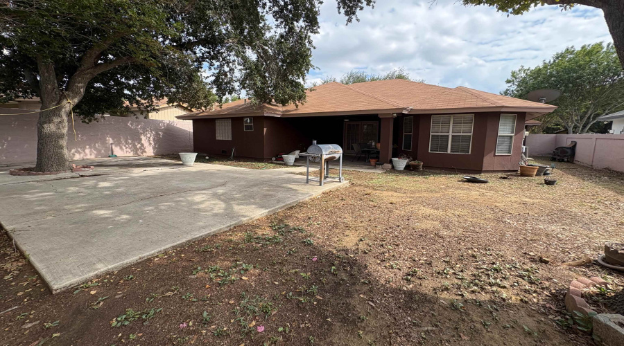 1520 Serene Dr, Laredo, Texas 78045, 3 Bedrooms Bedrooms, 9 Rooms Rooms,2 BathroomsBathrooms,Residential,For Sale,1520 Serene Dr,20254002