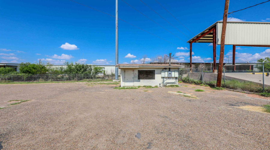 8502 San Lorenzo Dr, LAREDO, Texas 78045, 1 Bedroom Bedrooms, 11 Rooms Rooms,2 BathroomsBathrooms,Commercial/industrial,For Rent,8502 San Lorenzo Dr,20254265