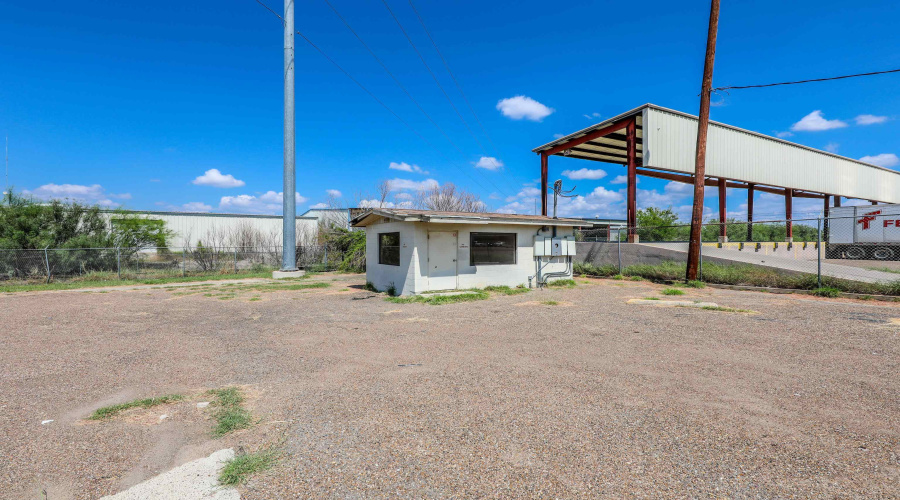 8502 San Lorenzo Dr, LAREDO, Texas 78045, 1 Bedroom Bedrooms, 11 Rooms Rooms,2 BathroomsBathrooms,Commercial/industrial,For Rent,8502 San Lorenzo Dr,20254265