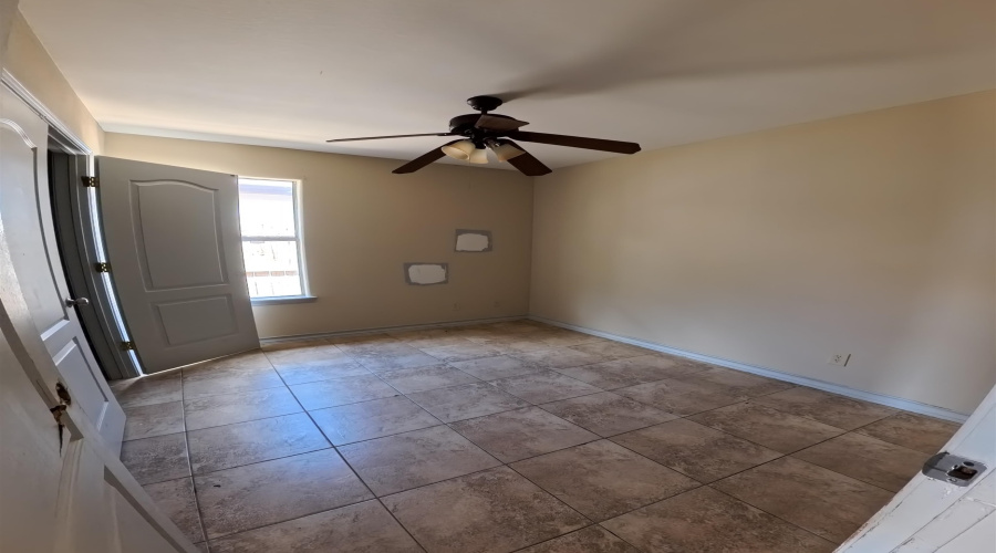 4416 Wild Flower Ave, Laredo, Texas 78045, 3 Bedrooms Bedrooms, 5 Rooms Rooms,2 BathroomsBathrooms,Residential,For Sale,4416 Wild Flower Ave,20254003