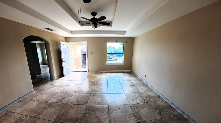 4416 Wild Flower Ave, Laredo, Texas 78045, 3 Bedrooms Bedrooms, 5 Rooms Rooms,2 BathroomsBathrooms,Residential,For Sale,4416 Wild Flower Ave,20254003