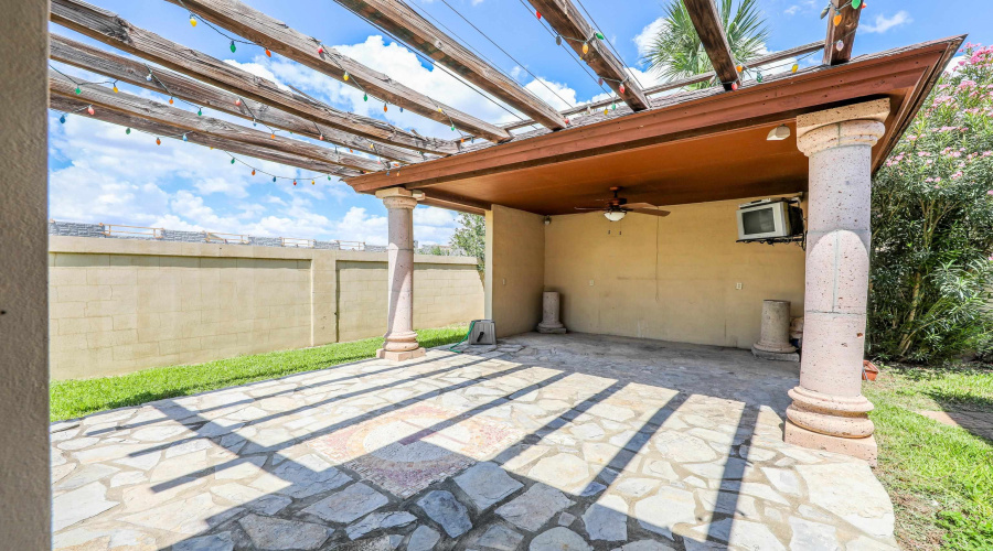 6514 Grande Bay Dr, Laredo, Texas 78041, 3 Bedrooms Bedrooms, 9 Rooms Rooms,2 BathroomsBathrooms,Residential,For Rent,6514 Grande Bay Dr,20254004