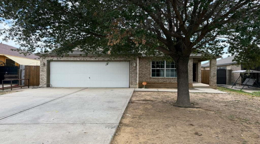 613 Cuervo Dr, Laredo, Texas 78045, 3 Bedrooms Bedrooms, 5 Rooms Rooms,2 BathroomsBathrooms,Residential,For Rent,613 Cuervo Dr,20254006 613 Cuervo Dr, Laredo, Texas 78045, 3 Bedrooms Bedrooms, 5 Rooms Rooms,2 BathroomsBathrooms,Residential,For Rent,613 Cuervo Dr,20254006