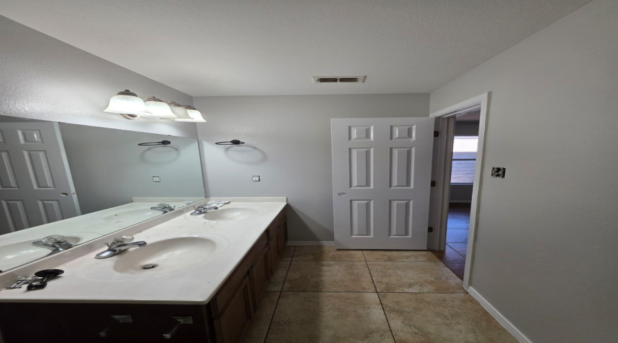 613 Cuervo Dr, Laredo, Texas 78045, 3 Bedrooms Bedrooms, 5 Rooms Rooms,2 BathroomsBathrooms,Residential,For Rent,613 Cuervo Dr,20254006 613 Cuervo Dr, Laredo, Texas 78045, 3 Bedrooms Bedrooms, 5 Rooms Rooms,2 BathroomsBathrooms,Residential,For Rent,613 Cuervo Dr,20254006