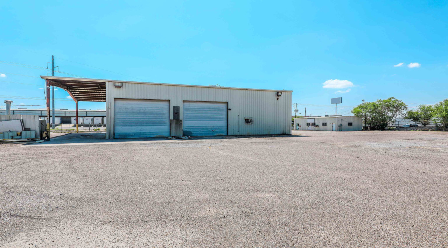 8502 San Lorenzo Dr, LAREDO, Texas 78045, 1 Bedroom Bedrooms, 11 Rooms Rooms,2 BathroomsBathrooms,Commercial/industrial,For Rent,8502 San Lorenzo Dr,20254266