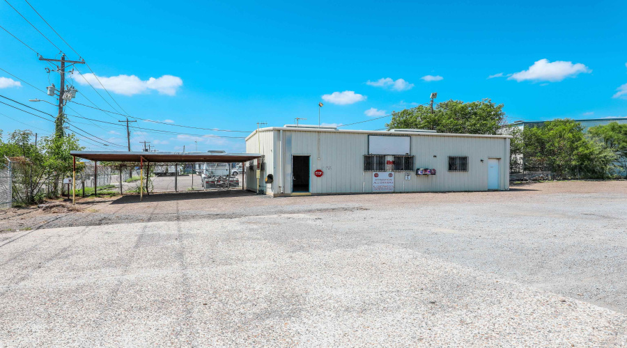 8502 San Lorenzo Dr, LAREDO, Texas 78045, 1 Bedroom Bedrooms, 11 Rooms Rooms,2 BathroomsBathrooms,Commercial/industrial,For Rent,8502 San Lorenzo Dr,20254266