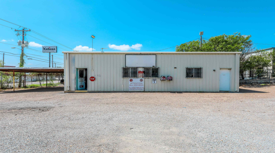 8502 San Lorenzo Dr, LAREDO, Texas 78045, 1 Bedroom Bedrooms, 11 Rooms Rooms,2 BathroomsBathrooms,Commercial/industrial,For Rent,8502 San Lorenzo Dr,20254266