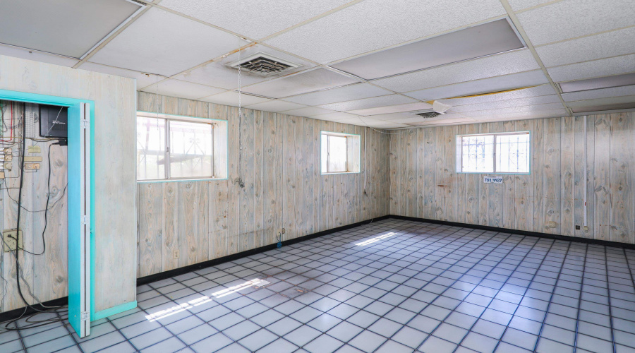 8502 San Lorenzo Dr, LAREDO, Texas 78045, 1 Bedroom Bedrooms, 11 Rooms Rooms,2 BathroomsBathrooms,Commercial/industrial,For Rent,8502 San Lorenzo Dr,20254266