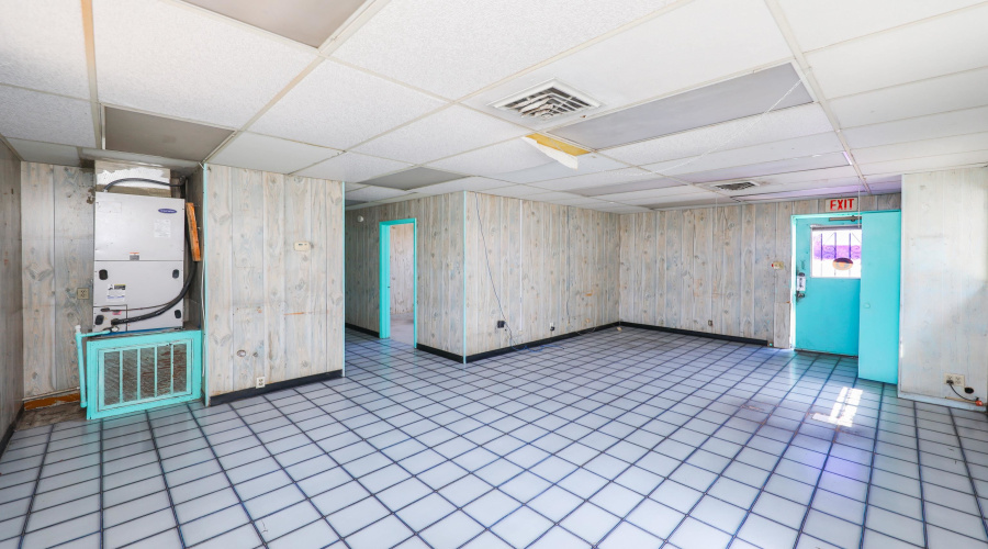 8502 San Lorenzo Dr, LAREDO, Texas 78045, 1 Bedroom Bedrooms, 11 Rooms Rooms,2 BathroomsBathrooms,Commercial/industrial,For Rent,8502 San Lorenzo Dr,20254266