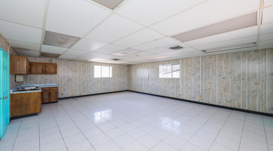 8502 San Lorenzo Dr, LAREDO, Texas 78045, 1 Bedroom Bedrooms, 11 Rooms Rooms,2 BathroomsBathrooms,Commercial/industrial,For Rent,8502 San Lorenzo Dr,20254266