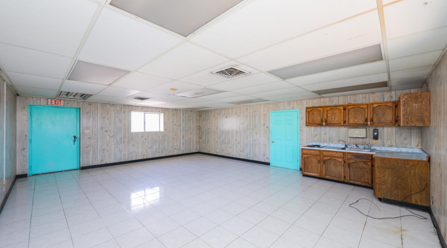 8502 San Lorenzo Dr, LAREDO, Texas 78045, 1 Bedroom Bedrooms, 11 Rooms Rooms,2 BathroomsBathrooms,Commercial/industrial,For Rent,8502 San Lorenzo Dr,20254266