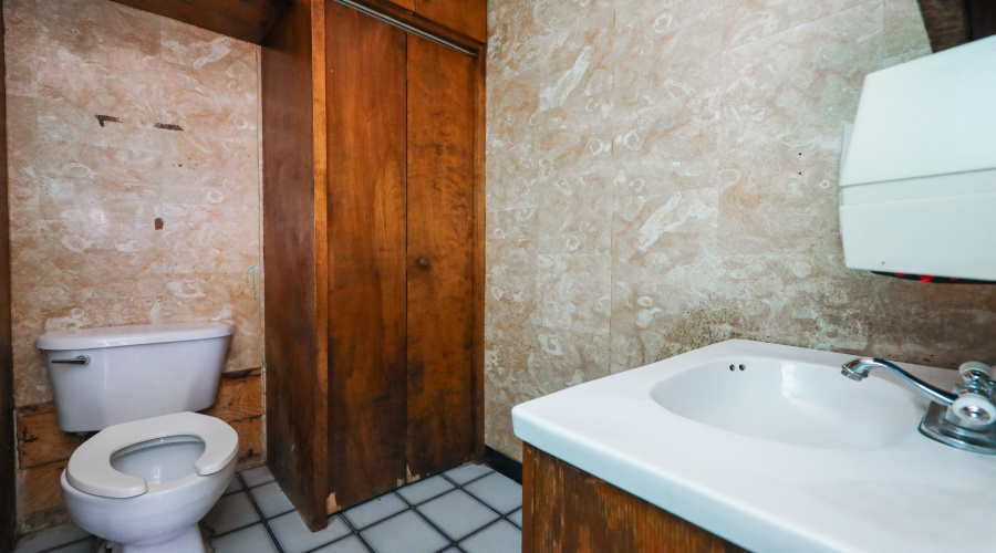 8502 San Lorenzo Dr, LAREDO, Texas 78045, 1 Bedroom Bedrooms, 11 Rooms Rooms,2 BathroomsBathrooms,Commercial/industrial,For Rent,8502 San Lorenzo Dr,20254266