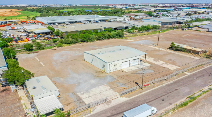 8502 San Lorenzo Dr, LAREDO, Texas 78045, 1 Bedroom Bedrooms, 11 Rooms Rooms,2 BathroomsBathrooms,Commercial/industrial,For Rent,8502 San Lorenzo Dr,20254266