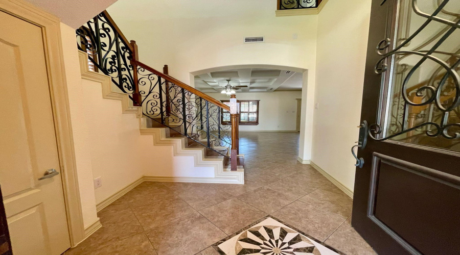 3621 Fuente Ln, Laredo, Texas 78046, 3 Bedrooms Bedrooms, 6 Rooms Rooms,2 BathroomsBathrooms,Residential,For Sale,3621 Fuente Ln,20254020