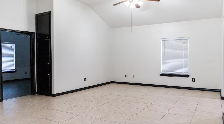 10620 Porfirio Dr, LAREDO, Texas 78045, 3 Bedrooms Bedrooms, 8 Rooms Rooms,2 BathroomsBathrooms,Residential,For Rent,10620 Porfirio Dr,20254022
