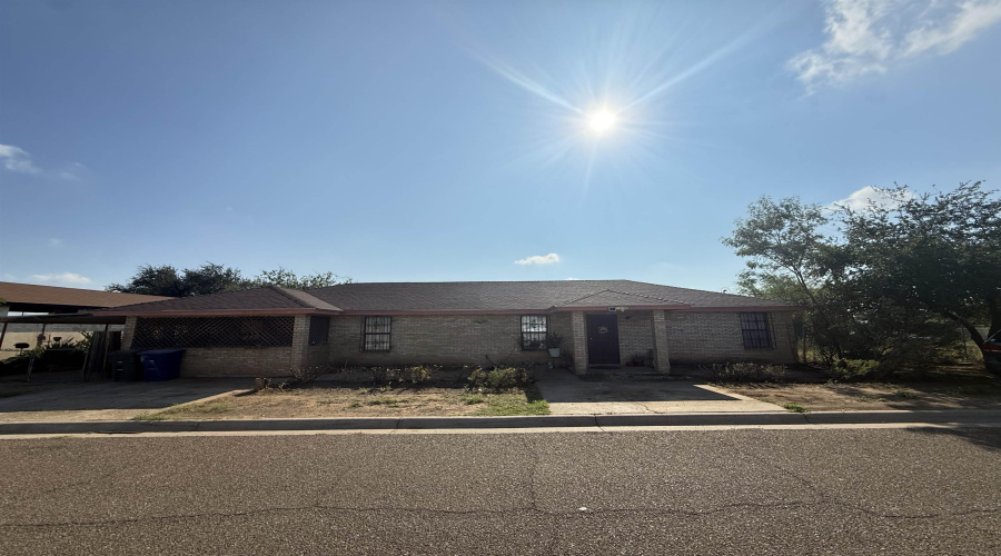 2602 Ireland St, Laredo, Texas 78046, 2 Bedrooms Bedrooms, 6 Rooms Rooms,2 BathroomsBathrooms,Residential,For Sale,2602 Ireland St,20254024
