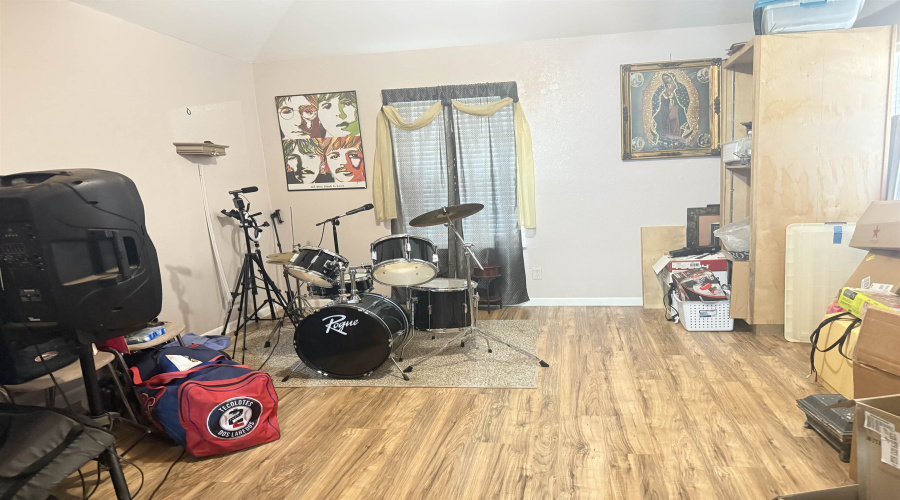 2602 Ireland St, Laredo, Texas 78046, 2 Bedrooms Bedrooms, 6 Rooms Rooms,2 BathroomsBathrooms,Residential,For Sale,2602 Ireland St,20254024