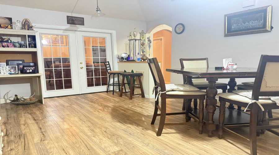 2602 Ireland St, Laredo, Texas 78046, 2 Bedrooms Bedrooms, 6 Rooms Rooms,2 BathroomsBathrooms,Residential,For Sale,2602 Ireland St,20254024