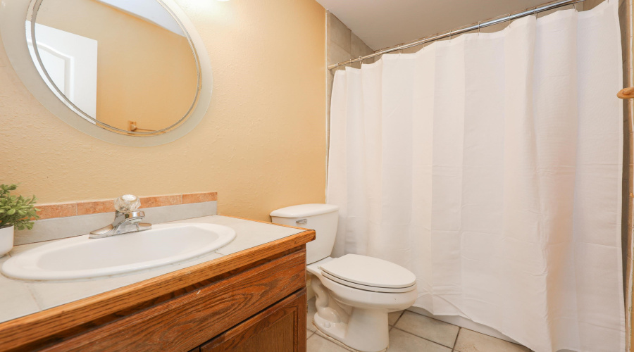 101 W Del Mar Blvd, LAREDO, Texas 78041, 2 Bedrooms Bedrooms, 5 Rooms Rooms,2 BathroomsBathrooms,Residential,For Sale,101 W Del Mar Blvd,20254026