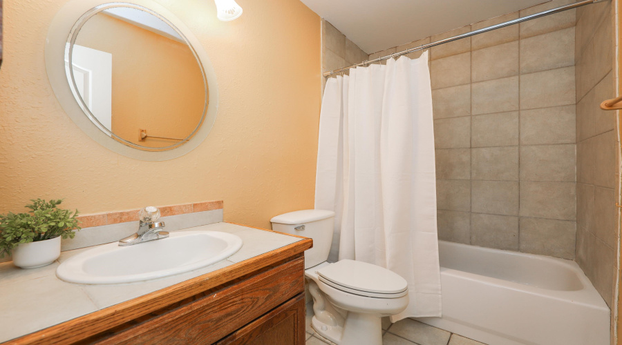 101 W Del Mar Blvd, LAREDO, Texas 78041, 2 Bedrooms Bedrooms, 5 Rooms Rooms,2 BathroomsBathrooms,Residential,For Sale,101 W Del Mar Blvd,20254026