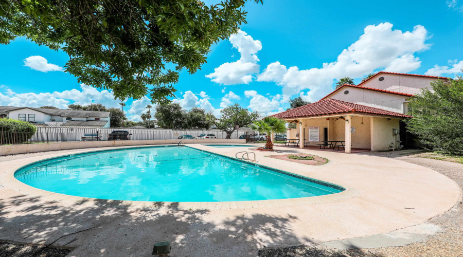 101 W Del Mar Blvd, LAREDO, Texas 78041, 2 Bedrooms Bedrooms, 5 Rooms Rooms,2 BathroomsBathrooms,Residential,For Sale,101 W Del Mar Blvd,20254026