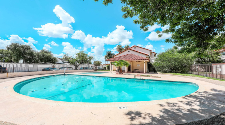 101 W Del Mar Blvd, LAREDO, Texas 78041, 2 Bedrooms Bedrooms, 5 Rooms Rooms,2 BathroomsBathrooms,Residential,For Sale,101 W Del Mar Blvd,20254026