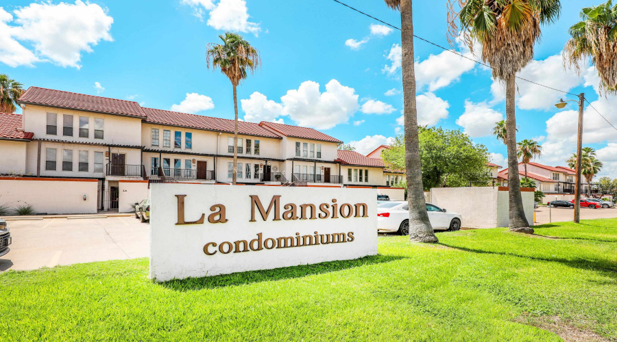 101 W Del Mar Blvd, LAREDO, Texas 78041, 2 Bedrooms Bedrooms, 5 Rooms Rooms,2 BathroomsBathrooms,Residential,For Sale,101 W Del Mar Blvd,20254026