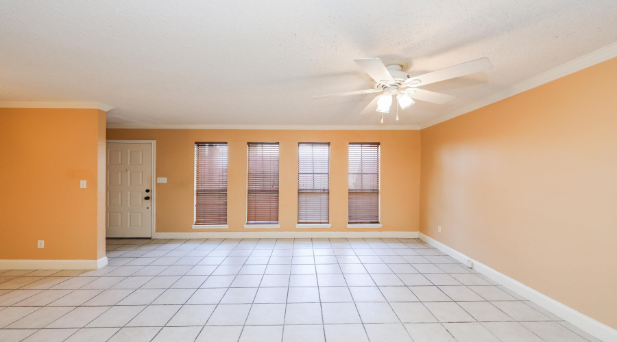 101 W Del Mar Blvd, LAREDO, Texas 78041, 2 Bedrooms Bedrooms, 5 Rooms Rooms,2 BathroomsBathrooms,Residential,For Sale,101 W Del Mar Blvd,20254026