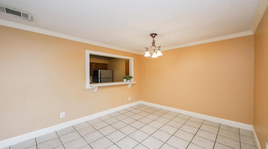 101 W Del Mar Blvd, LAREDO, Texas 78041, 2 Bedrooms Bedrooms, 5 Rooms Rooms,2 BathroomsBathrooms,Residential,For Sale,101 W Del Mar Blvd,20254026