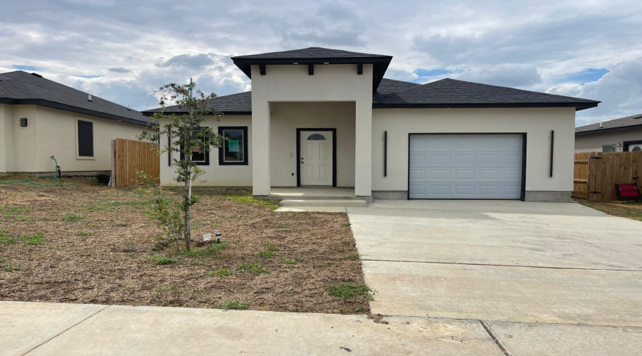 5304 Galicia Lane, LAREDO, Texas 78046, 3 Bedrooms Bedrooms, 5 Rooms Rooms,2 BathroomsBathrooms,Residential,For Sale,5304 Galicia Lane,20254027