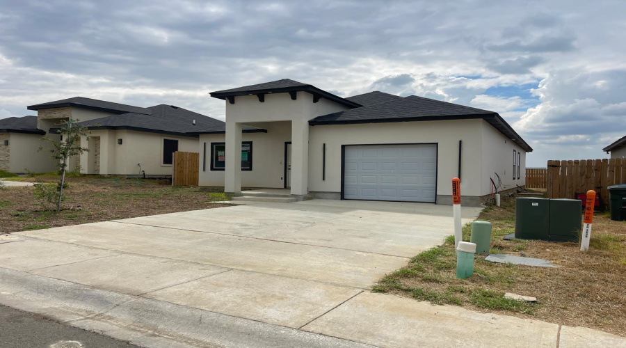 5304 Galicia Lane, LAREDO, Texas 78046, 3 Bedrooms Bedrooms, 5 Rooms Rooms,2 BathroomsBathrooms,Residential,For Sale,5304 Galicia Lane,20254027