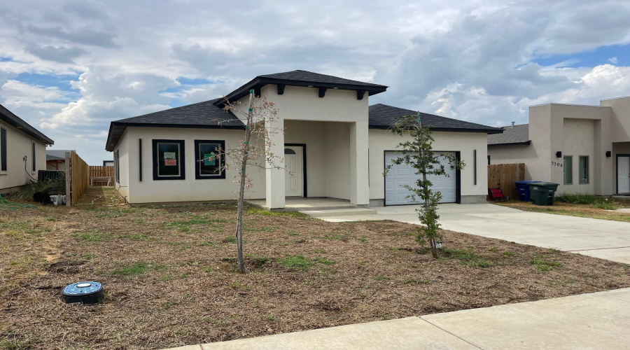 5304 Galicia Lane, LAREDO, Texas 78046, 3 Bedrooms Bedrooms, 5 Rooms Rooms,2 BathroomsBathrooms,Residential,For Sale,5304 Galicia Lane,20254027