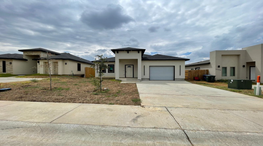 5304 Galicia Lane, LAREDO, Texas 78046, 3 Bedrooms Bedrooms, 5 Rooms Rooms,2 BathroomsBathrooms,Residential,For Sale,5304 Galicia Lane,20254027