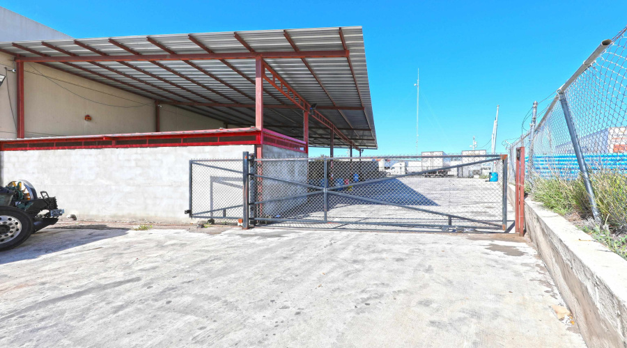 301 Grand Central Blvd, LAREDO, Texas 78045, 1 Bedroom Bedrooms, ,1 BathroomBathrooms,Commercial/industrial,For Rent,301 Grand Central Blvd,20254336