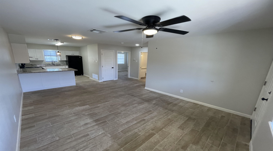 3005 E Price St, LAREDO, Texas 78043, 2 Bedrooms Bedrooms, 4 Rooms Rooms,1 BathroomBathrooms,Residential,For Rent,3005 E Price St,20254029