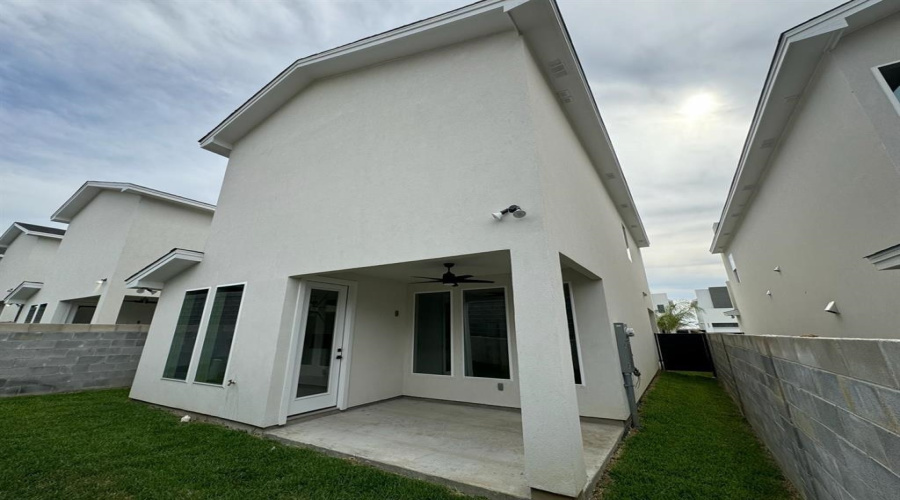 7511 Cresta Bella Street, Laredo, Texas 78041, 3 Bedrooms Bedrooms, 4 Rooms Rooms,2 BathroomsBathrooms,Residential,For Rent,7511 Cresta Bella Street,20254030