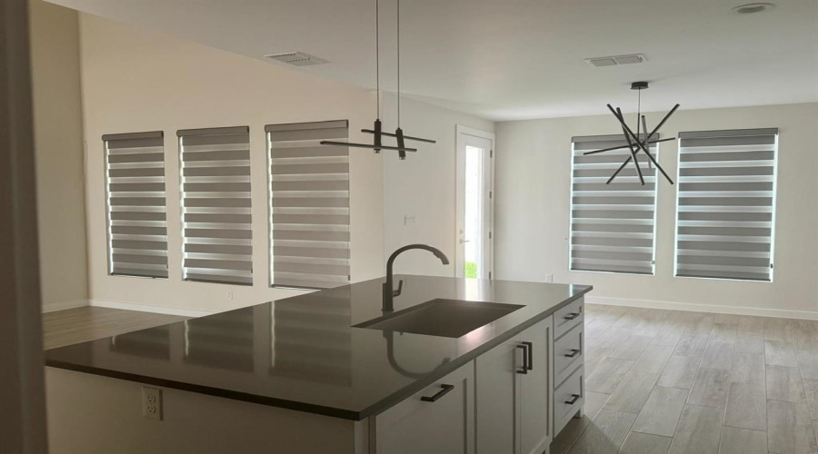 7511 Cresta Bella Street, Laredo, Texas 78041, 3 Bedrooms Bedrooms, 4 Rooms Rooms,2 BathroomsBathrooms,Residential,For Rent,7511 Cresta Bella Street,20254030