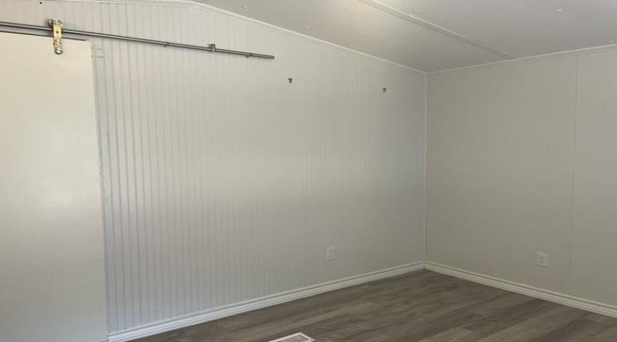 307 Muller Memorial Blvd, Laredo, Texas 78045, 2 Bedrooms Bedrooms, 4 Rooms Rooms,1 BathroomBathrooms,Residential,For Rent,307 Muller Memorial Blvd,20254031