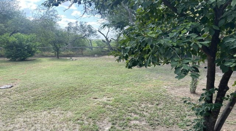 307 Muller Memorial Blvd, Laredo, Texas 78045, 2 Bedrooms Bedrooms, 4 Rooms Rooms,1 BathroomBathrooms,Residential,For Rent,307 Muller Memorial Blvd,20254031