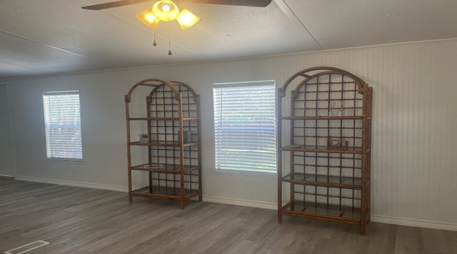 307 Muller Memorial Blvd, Laredo, Texas 78045, 2 Bedrooms Bedrooms, 4 Rooms Rooms,1 BathroomBathrooms,Residential,For Rent,307 Muller Memorial Blvd,20254031