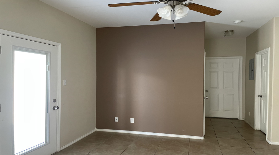 5402 Marcella Ave, LAREDO, Texas 78041, 1 Bedroom Bedrooms, 3 Rooms Rooms,1 BathroomBathrooms,Residential,For Rent,5402 Marcella Ave,20254032