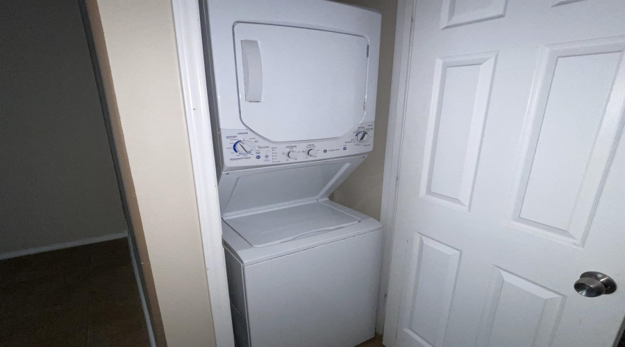 5402 Marcella Ave, LAREDO, Texas 78041, 1 Bedroom Bedrooms, 3 Rooms Rooms,1 BathroomBathrooms,Residential,For Rent,5402 Marcella Ave,20254032