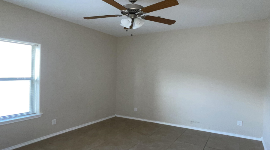 5402 Marcella Ave, LAREDO, Texas 78041, 1 Bedroom Bedrooms, 3 Rooms Rooms,1 BathroomBathrooms,Residential,For Rent,5402 Marcella Ave,20254032