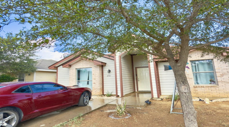 4707 Los Laureles Ln, LAREDO, Texas 78046, 4 Bedrooms Bedrooms, 6 Rooms Rooms,2 BathroomsBathrooms,Residential,For Rent,4707 Los Laureles Ln,20254034